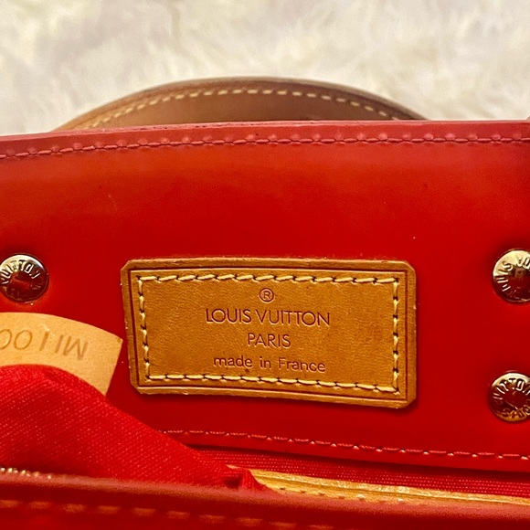 Louis Vuitton Monogram Vernis Reade PM - Picture 8 of 15